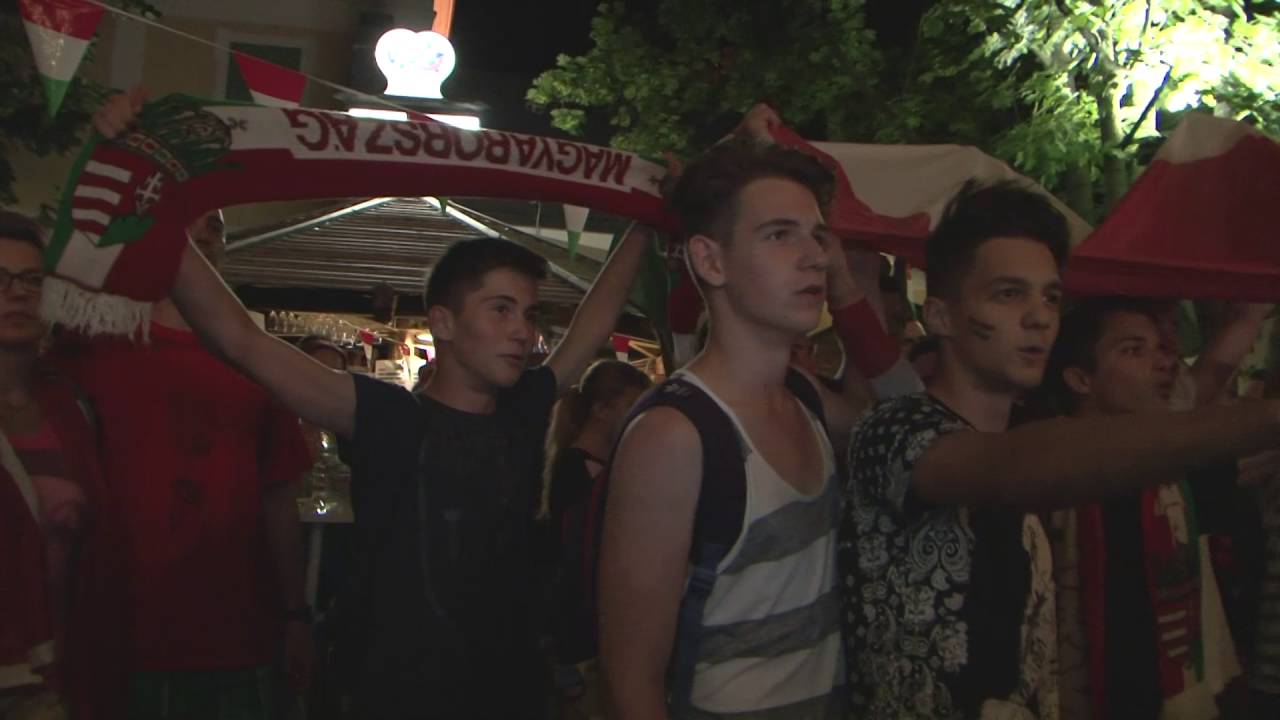 Sz&eacute;p volt fi&uacute;k! H&aacute;l&aacute;sak voltak a drukkerek Hatvanban