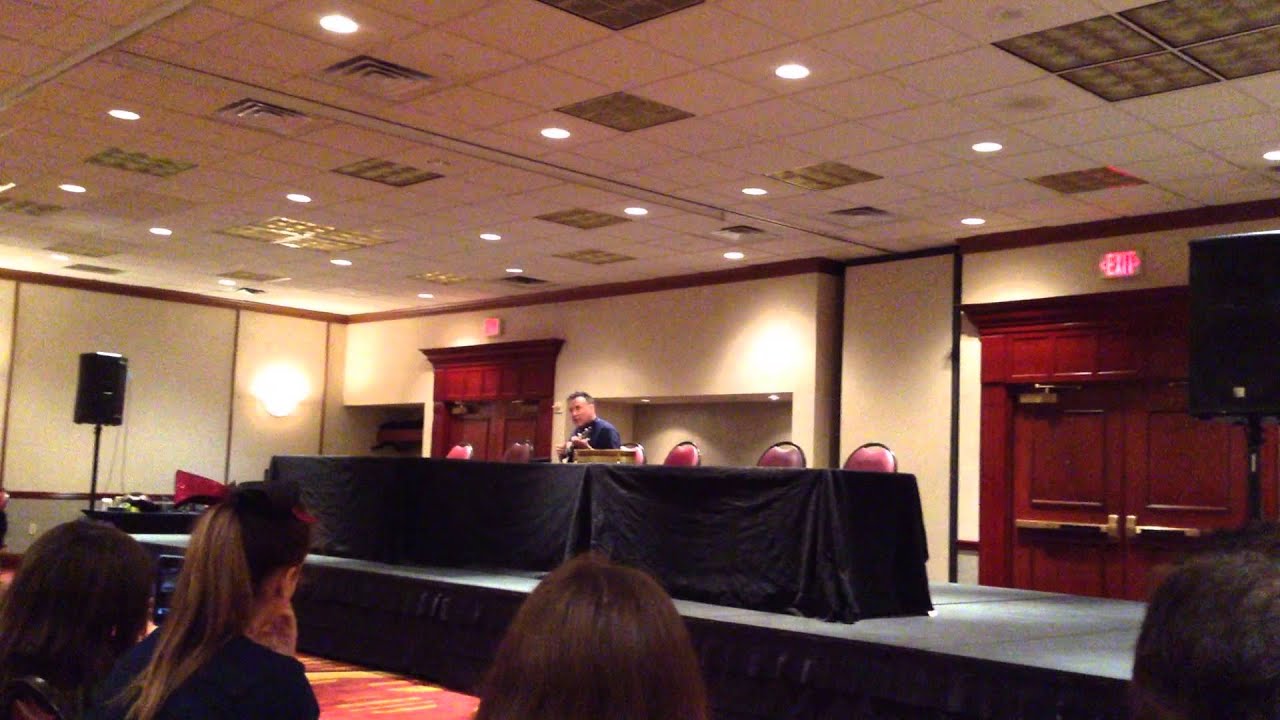 Richard Horvitz sings pustulio song with a ukulele