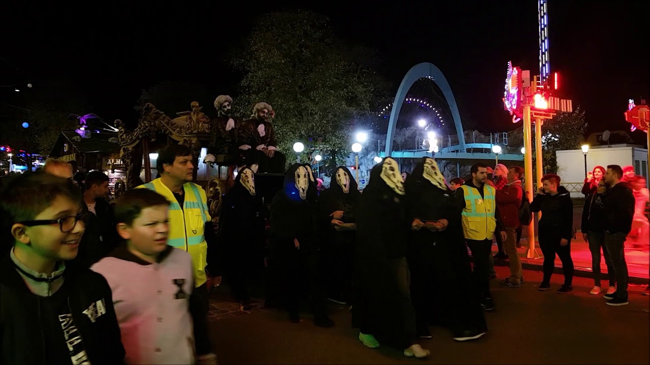 Halloween Parade durch den Prater
