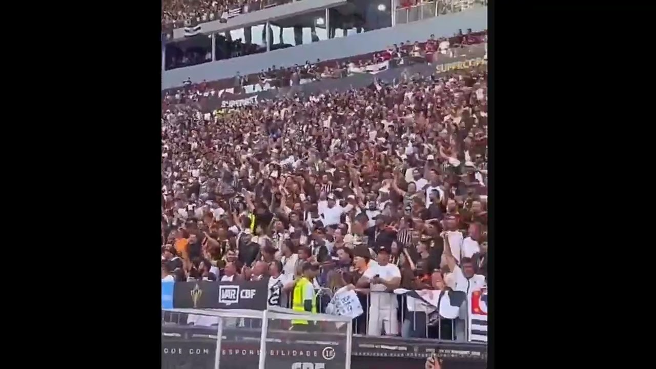 COMMENTATORS LIE & TELL U SUNDERLAND'S STADIUM OF LIGHT HAS AMAZING ATMOSPHERE..THIS IS CORINTHIANS