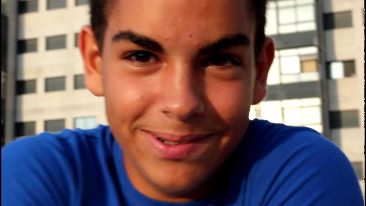 Alex y su voz de Helio