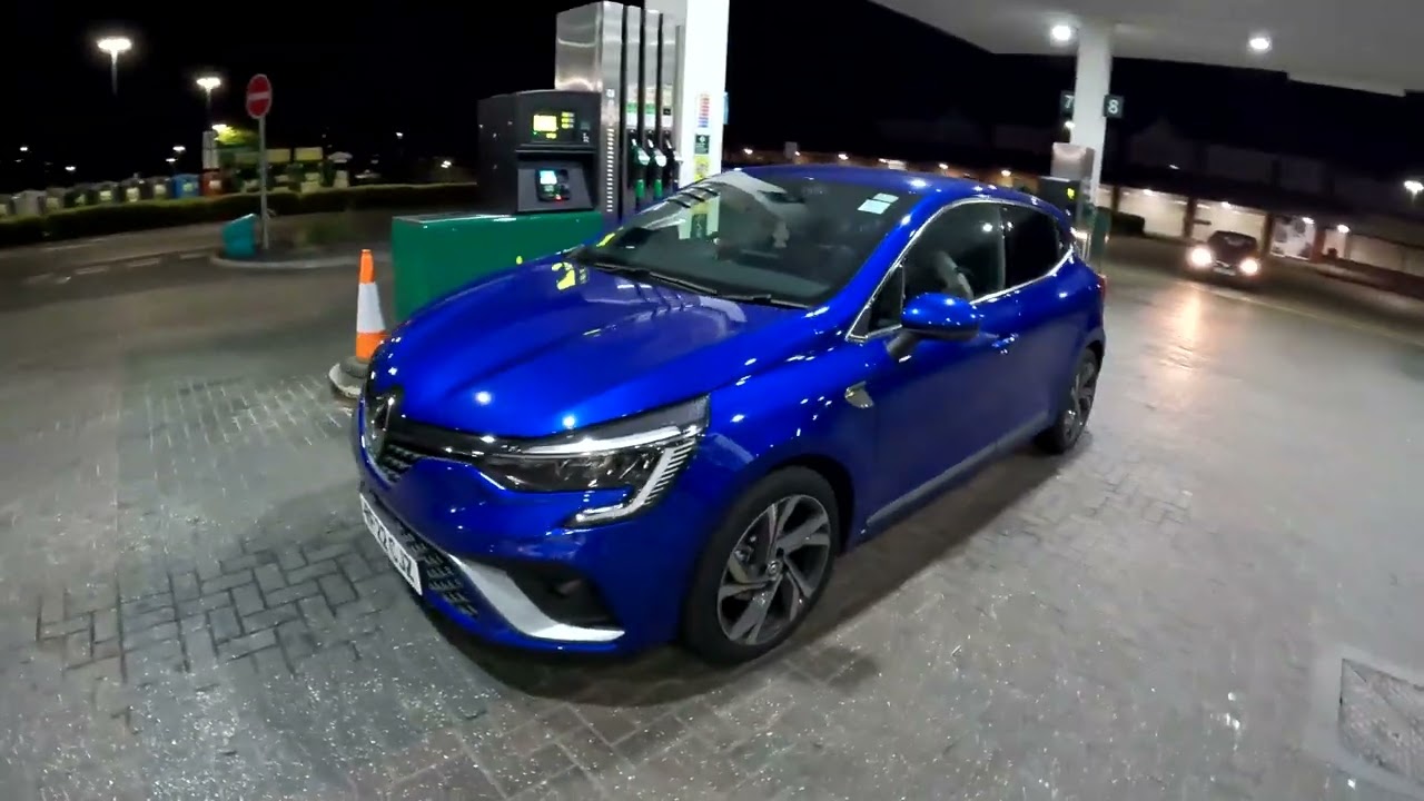 Night Refuel Run in UK- Renault Clio TCe 90 RS Line 2022
