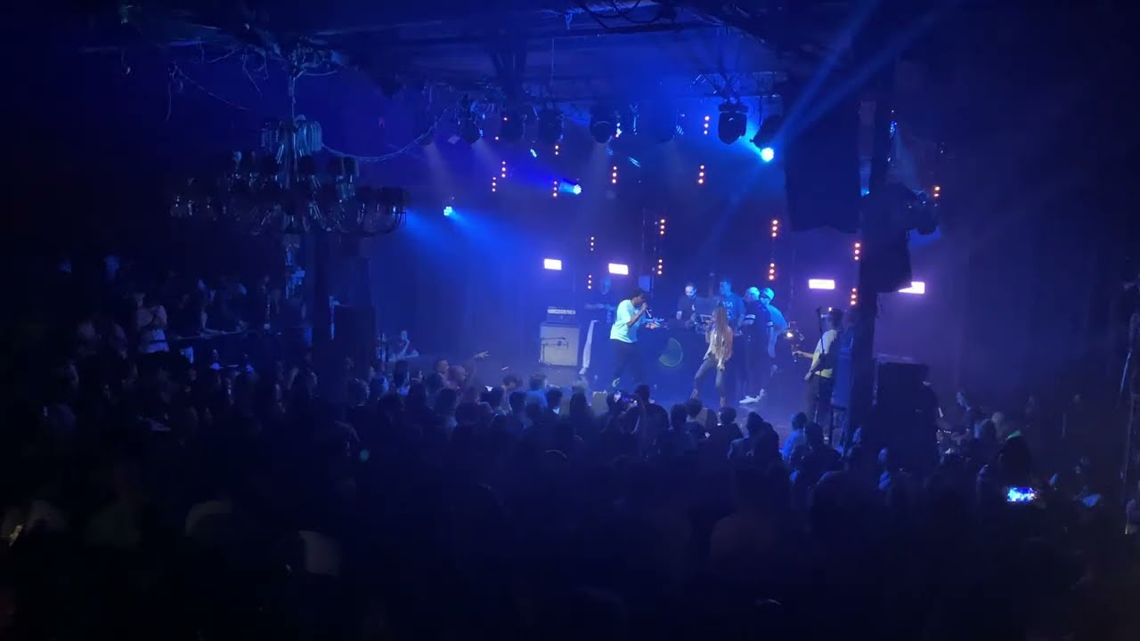 מנגיסטו / אודליה - festival pull up