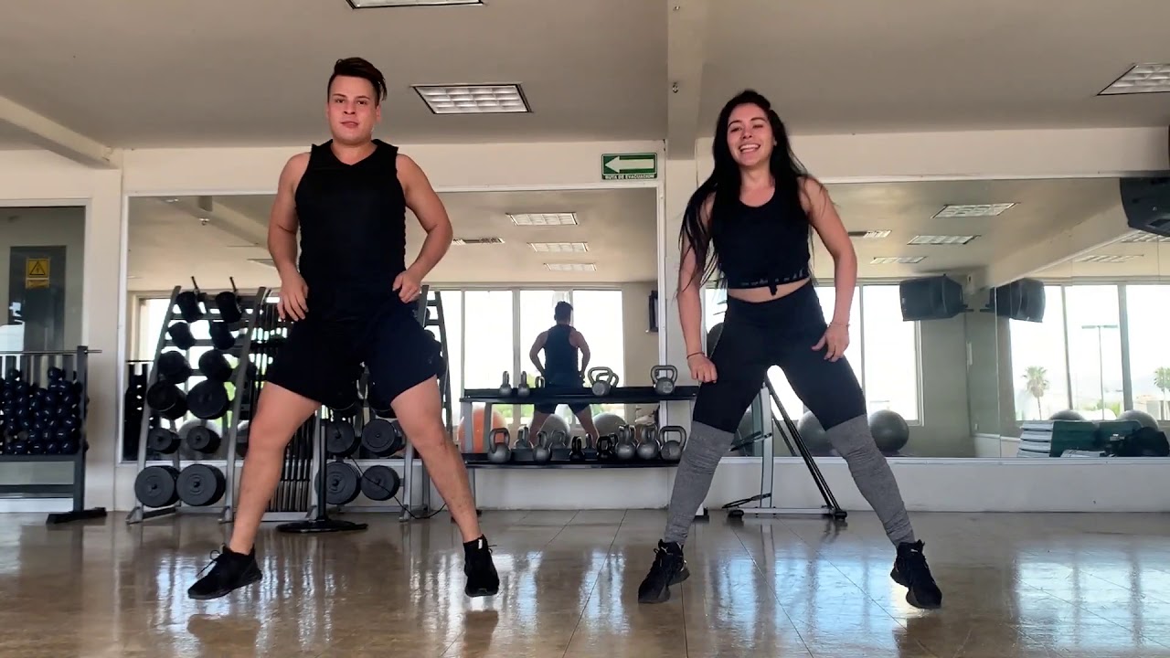 como ella lo mueve - karinatarazon ft AndresFlr  , watata !