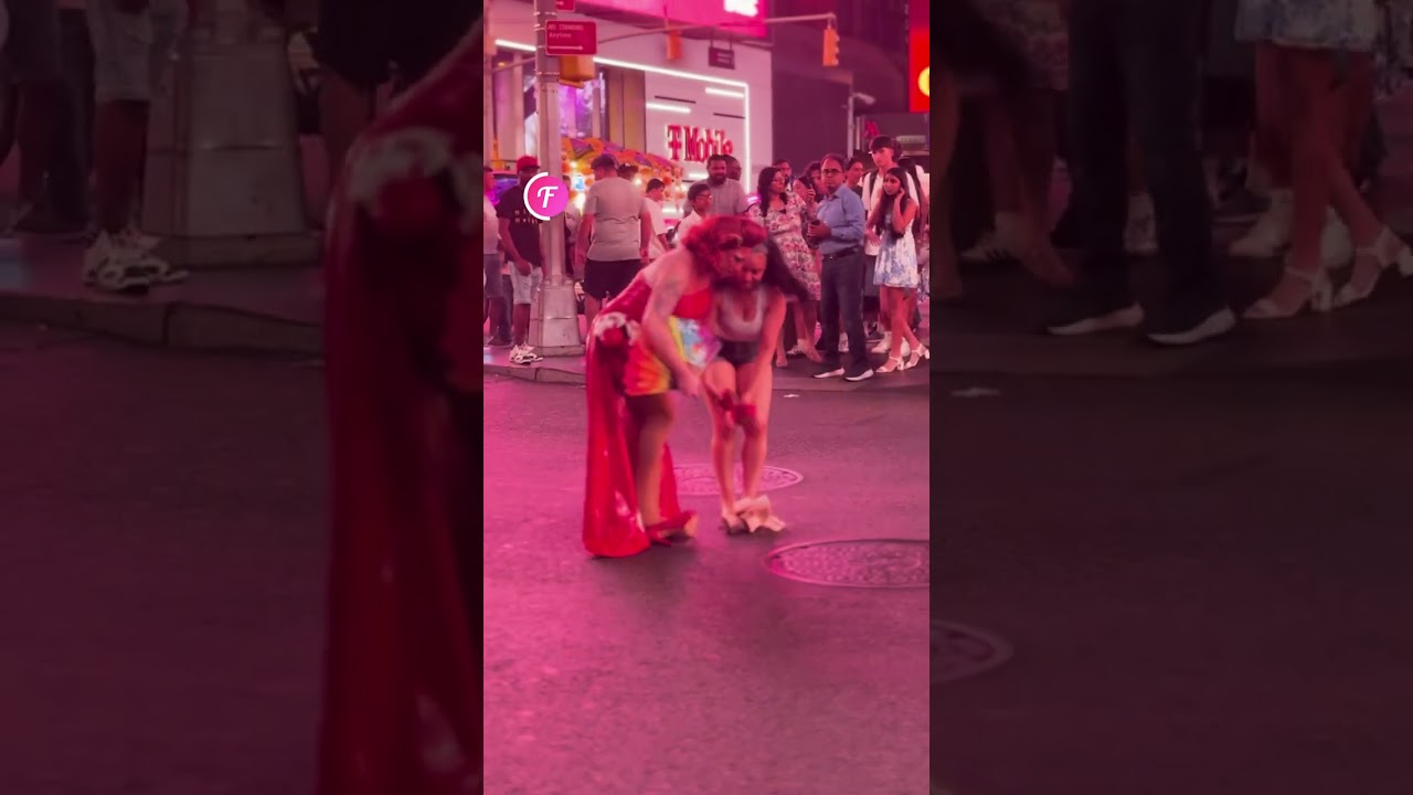 Kindness ❤️ in the City: A Stranger's Shoe Swap Moment #kindness #cityhelp #shorts