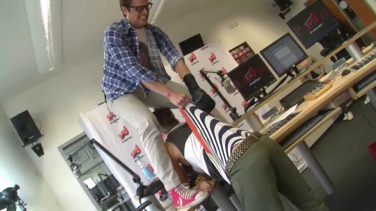 Johnny Knoxville feat. der geile Gregor: The Wedgie