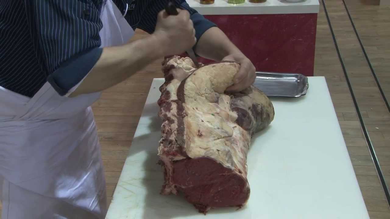 Découpe de train de côtes de bœuf - Show boucher