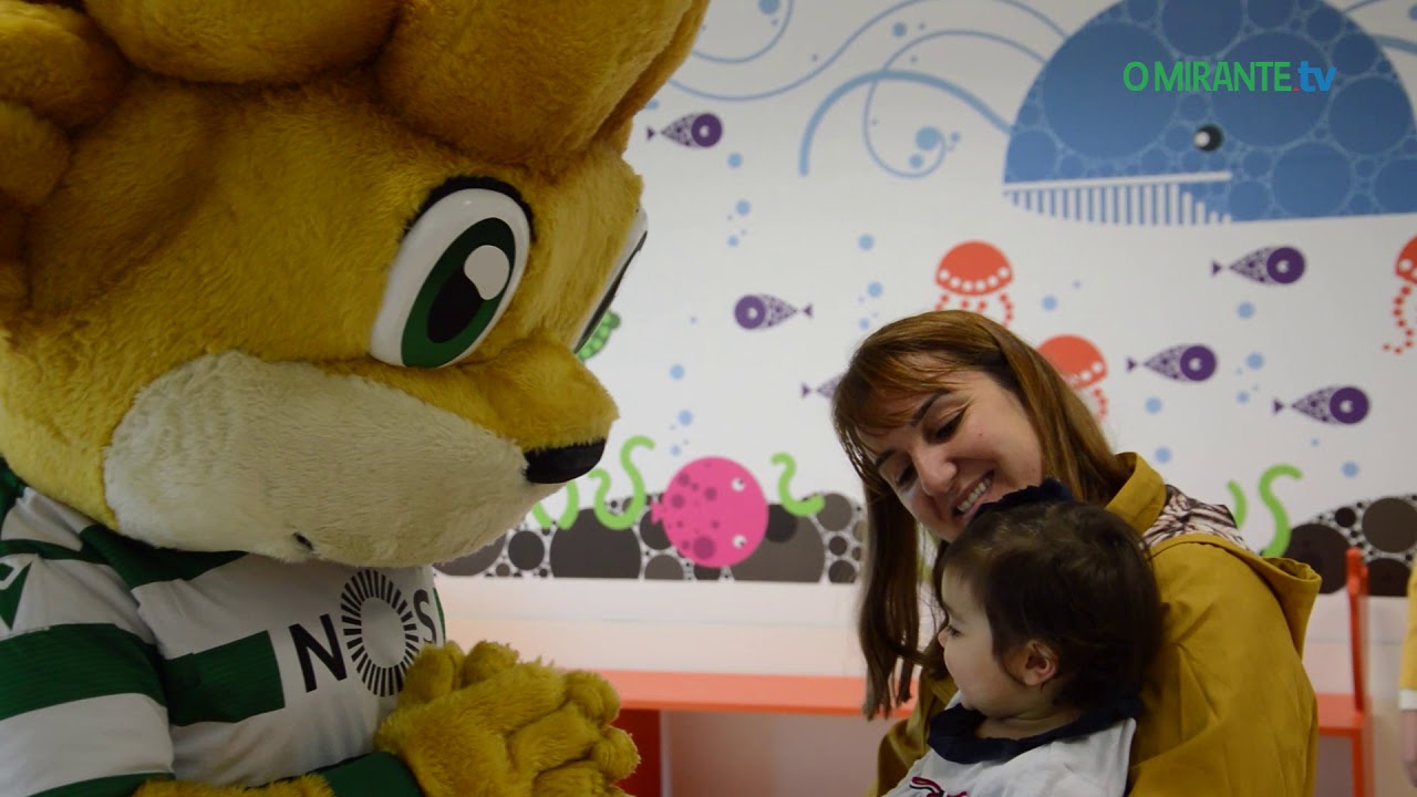 Mascote do Sporting visita crianças internadas no Hospital Vila Franca de Xira