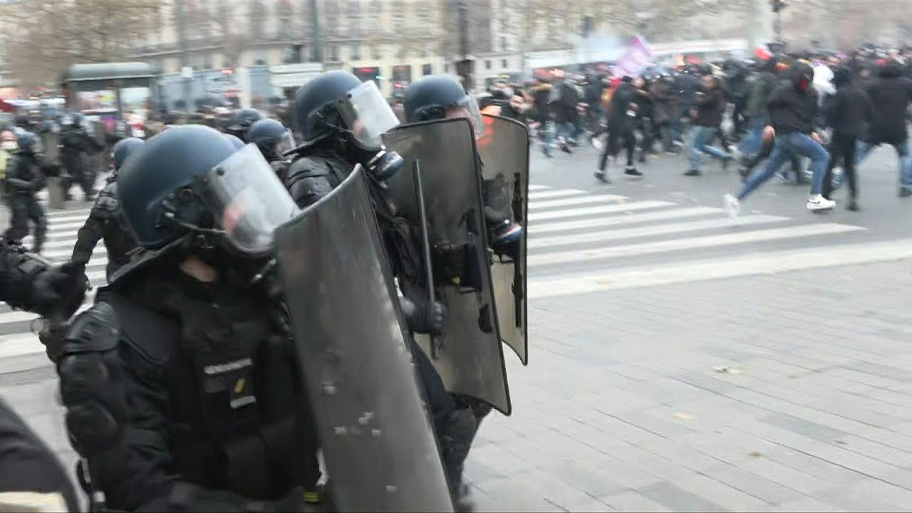 Kurdes tués à Paris: face-à-face entre manifestants et forces de l'ordre | AFP Images