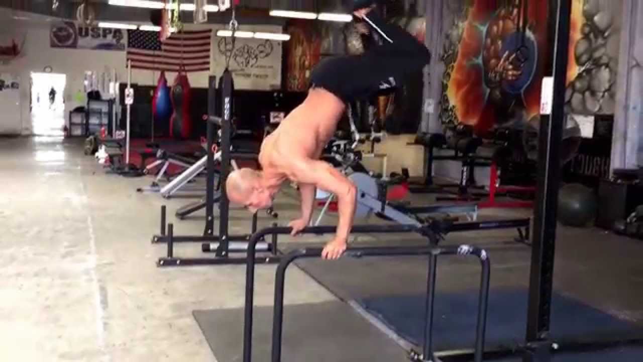 Frank Medrano Tiger Bend Push-Up Training - Metroflex Long Beach