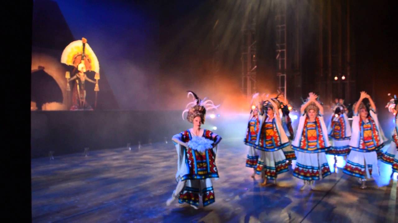 BALLET FOLKLORICO DE MEXICO EN PERU 2016 # AZTECA