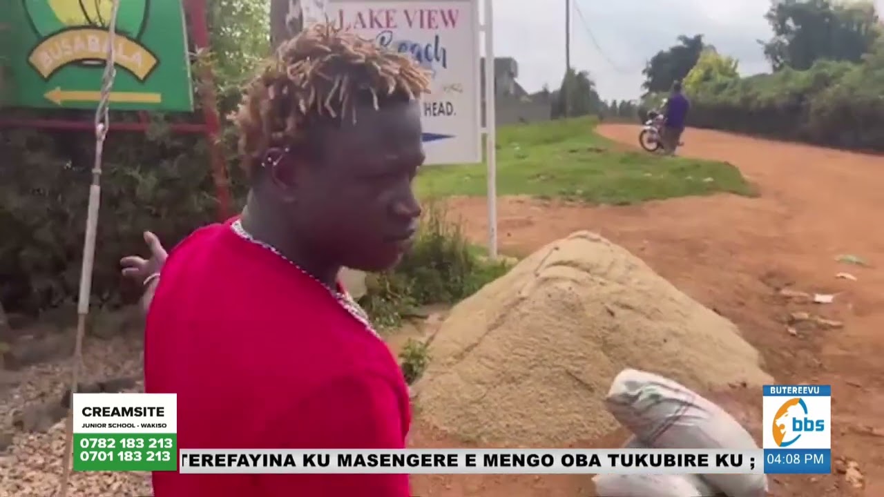 Abayimbi batabukidde Gravity Omutujju ku by'okulumba Bobi Wine, bamusabye amanye waakoma #Kawunyemu