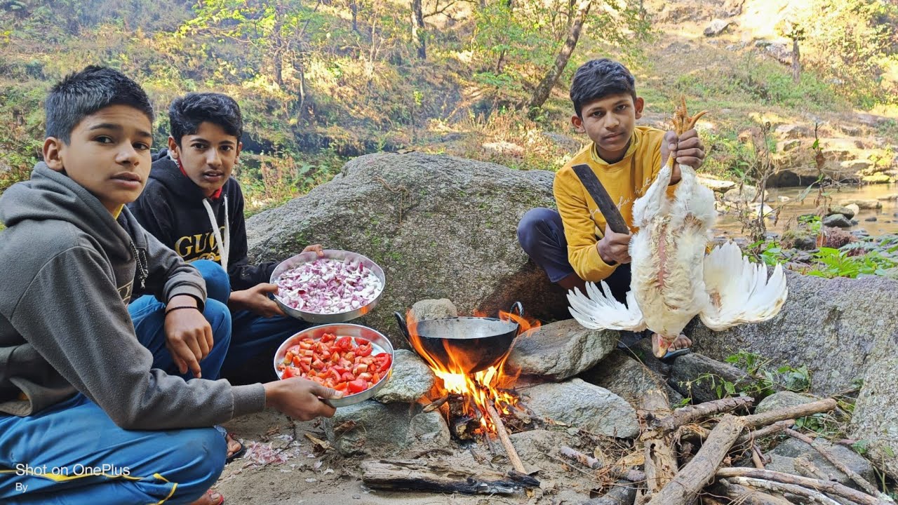 जंगल में बनाई दमदार चिकन रेसिपी || Strong chicken recipe made in the forest||