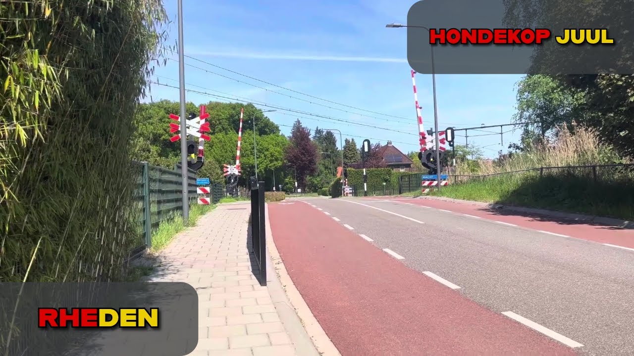 Rheden spoorwegovergang/railroad crossing (NL)