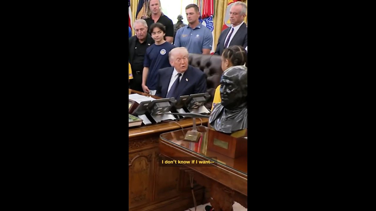 Трамп обсуждает войну с Ираном с детьми в Овальном кабинете.