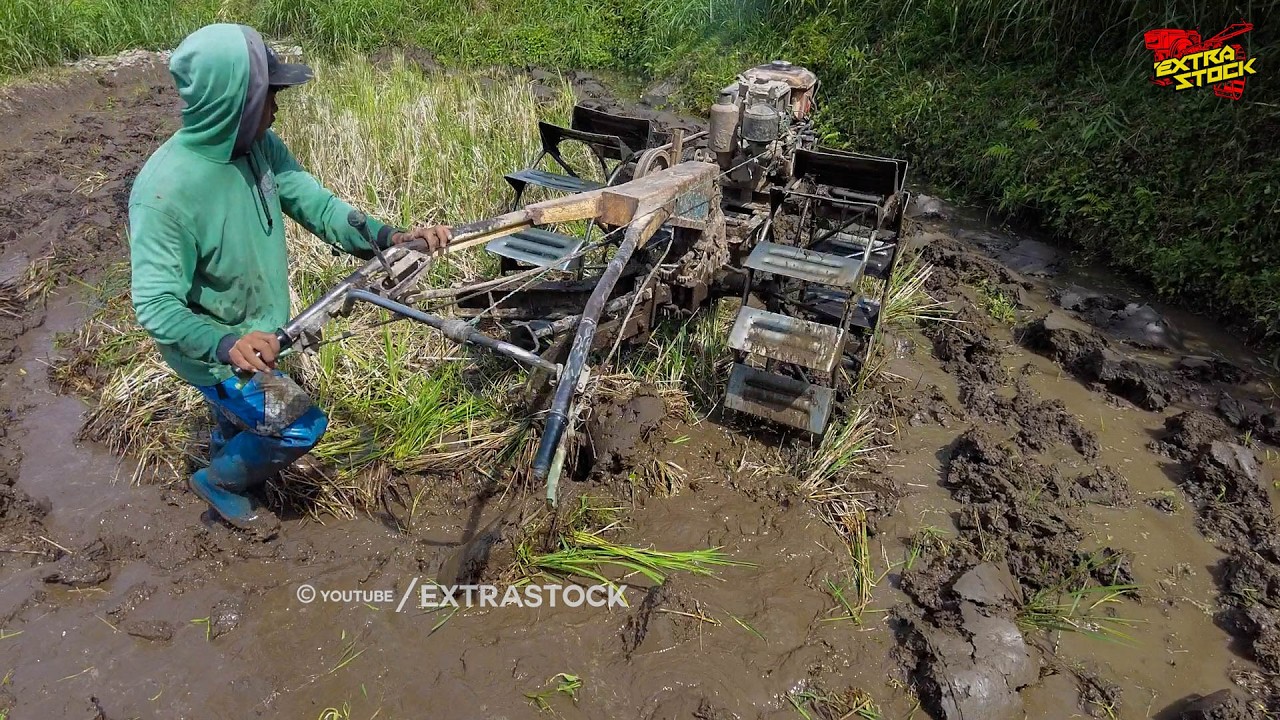 Joki Junior Traktor Sawah Singkal Lahan Petakan Sempit Terkahir