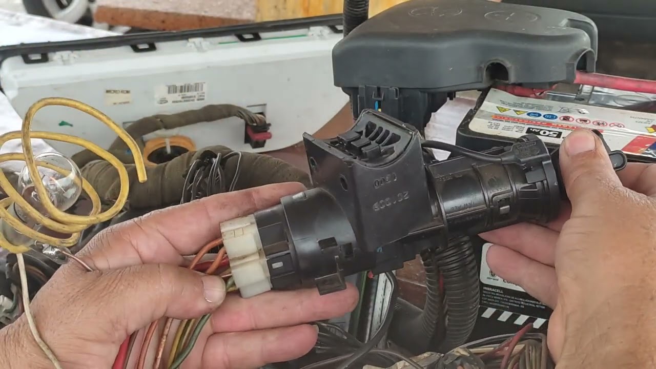 Mendonça - série elétrica linha Fiat  2/15 ligações do comutador de ignição.