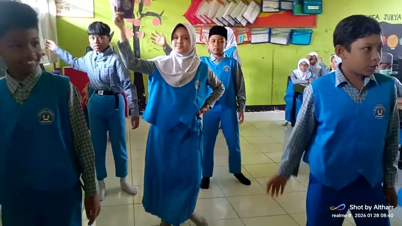 Latihan persiapan pensi 6C 