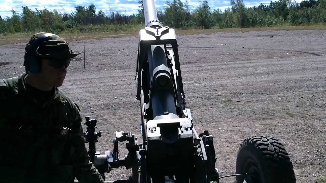 LG1 howitzer firing.