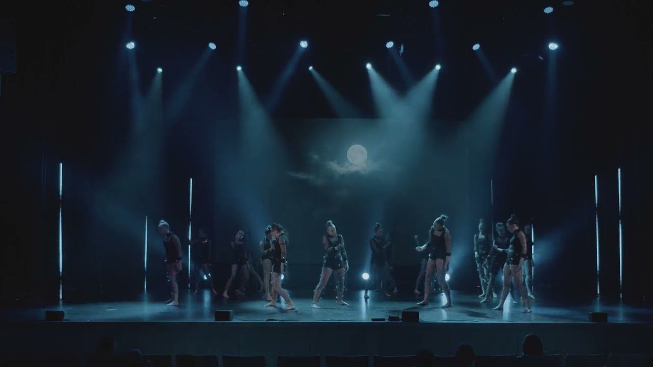 SUPER SHOW 2022: Free Flow Studio - «50 shades of blue»