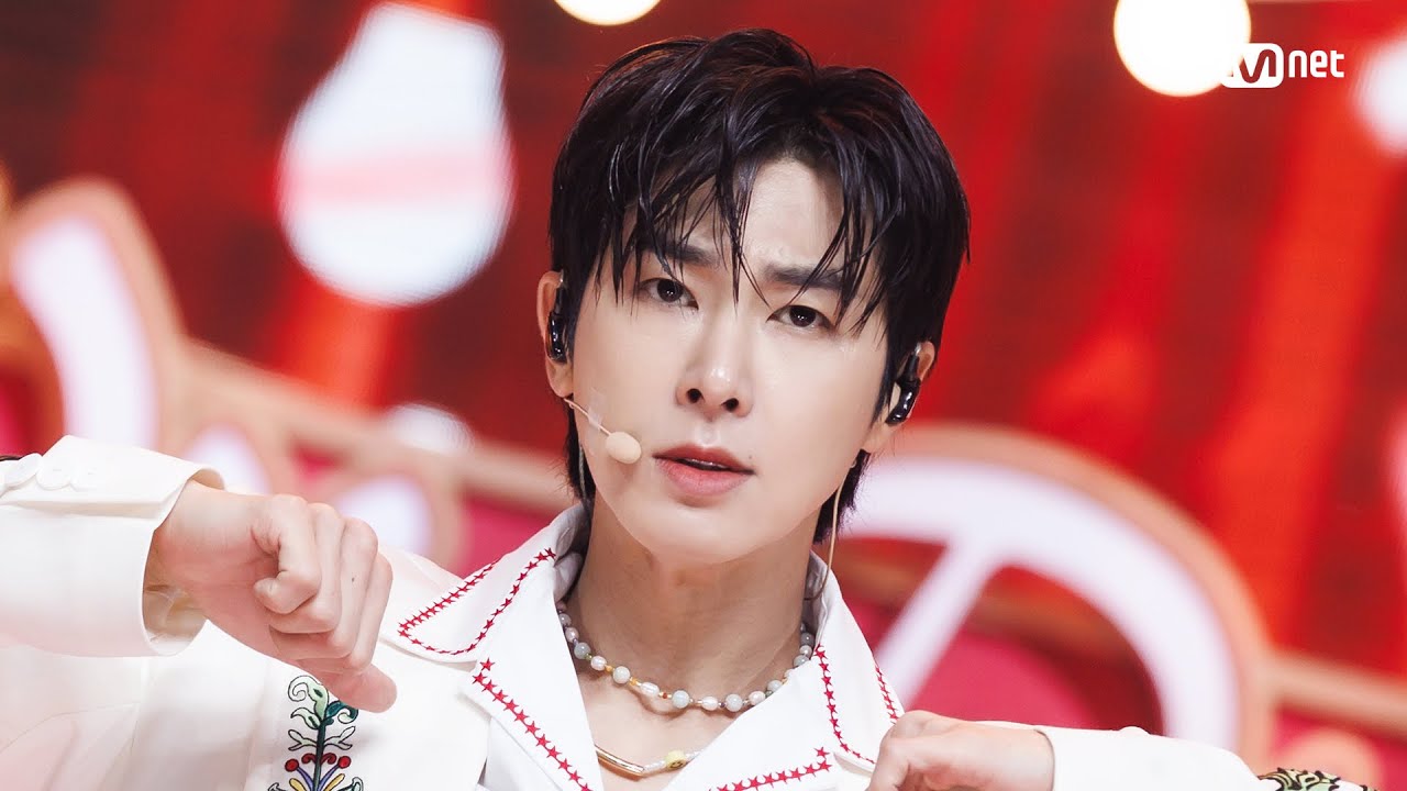 'COMEBACK' 유노윤호 (U-KNOW) - Vuja De #엠카운트다운 EP.811 | Mnet 230824 방송