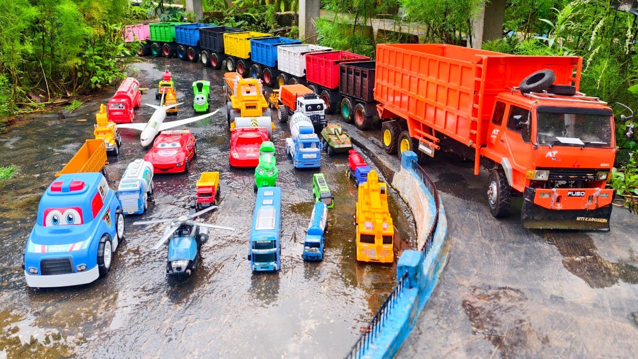 WADIDAU !!! Mobil Truk Tronton Panjang Bongkar Mainan Mobil Mobilan Truk Molen, Bus Telolet, Ambulan