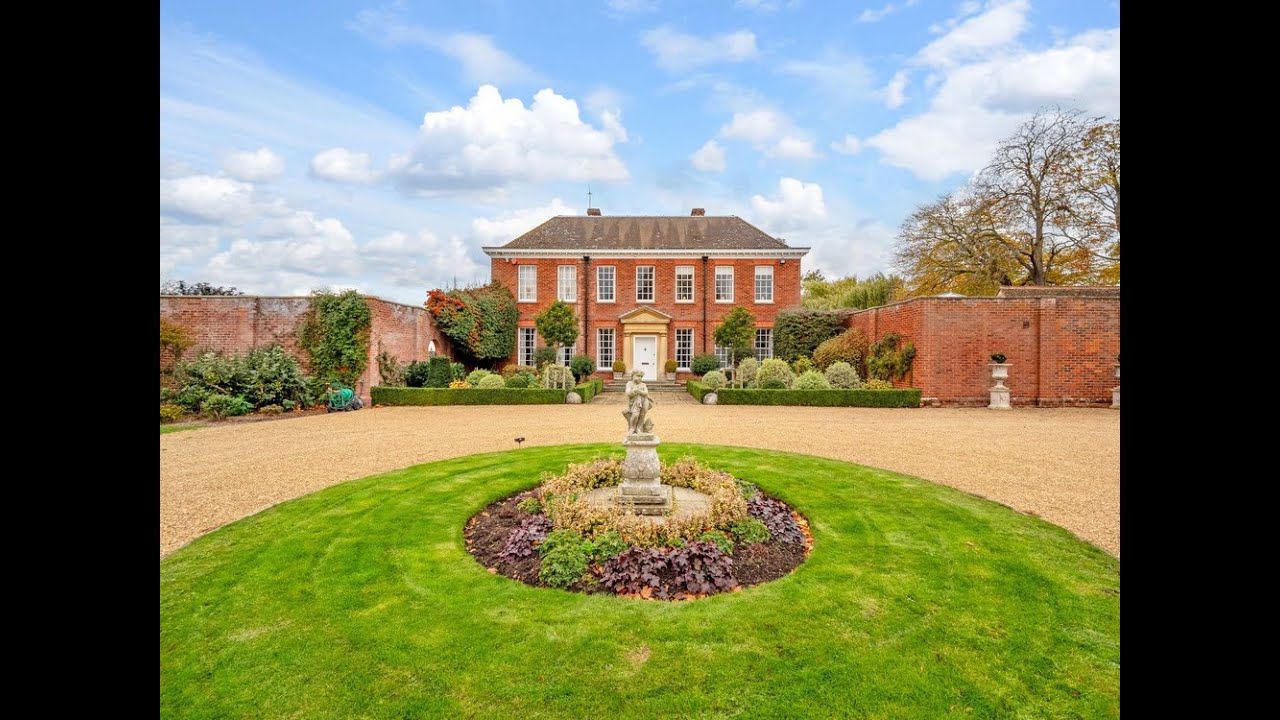 Georgian-Style Estate, Bedfordshire