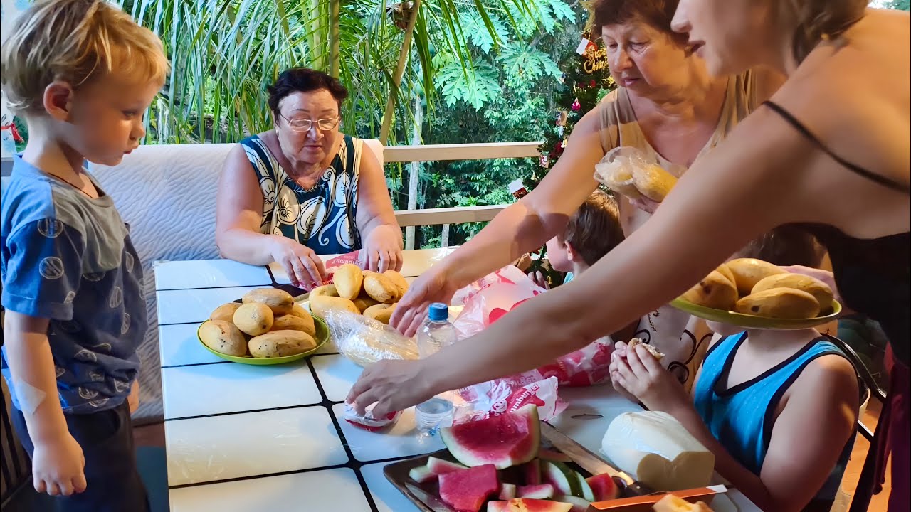 MAMA IRA TRYING JOLLIBEE FOR A FIRST TIME! Her Reaction is Priceless!