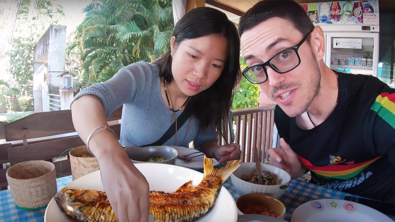 ‘Auntie Rabbit’ Grills Amazing Fermented Fish 🐟🔥🌶 Delightful Local Recipes on Thai-Laos Border