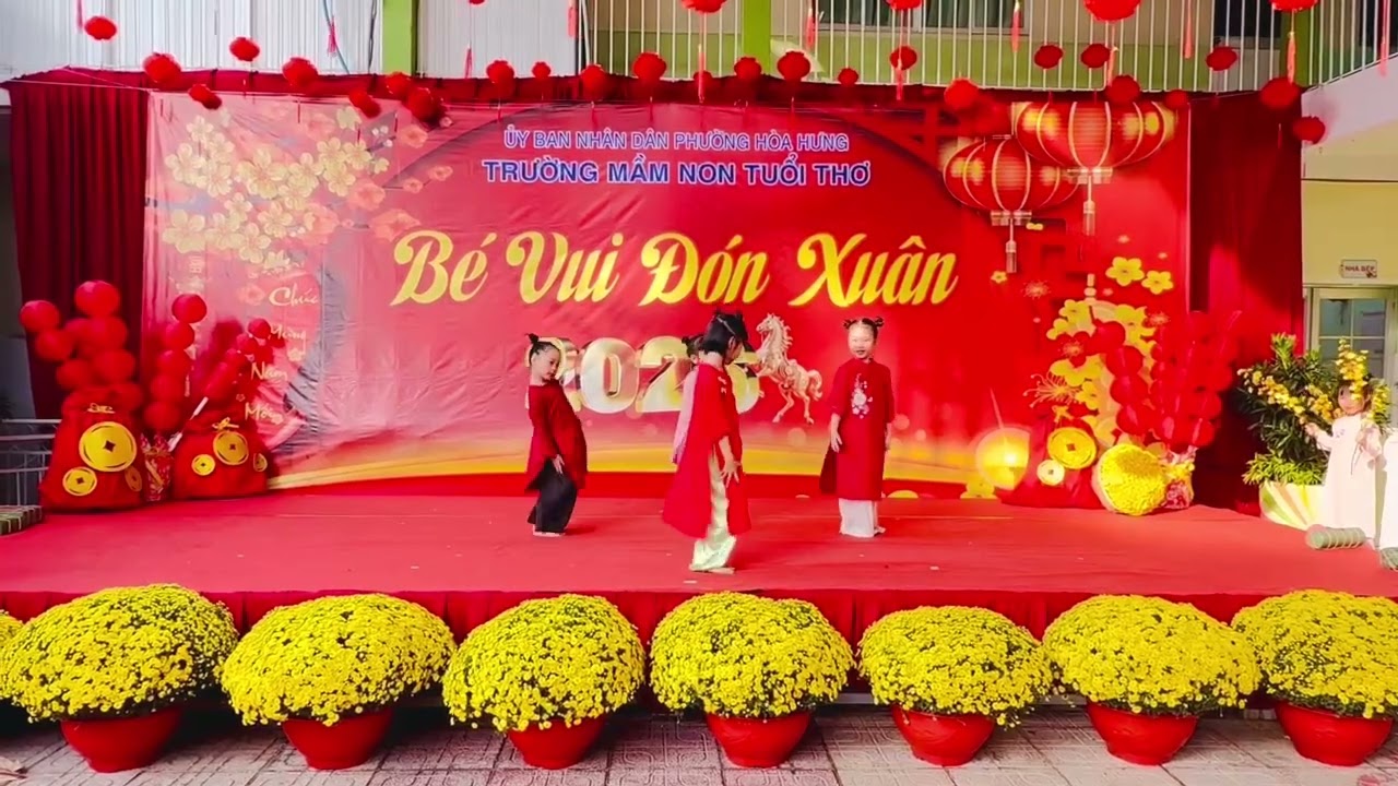 Khả Hân múa xuân 2026