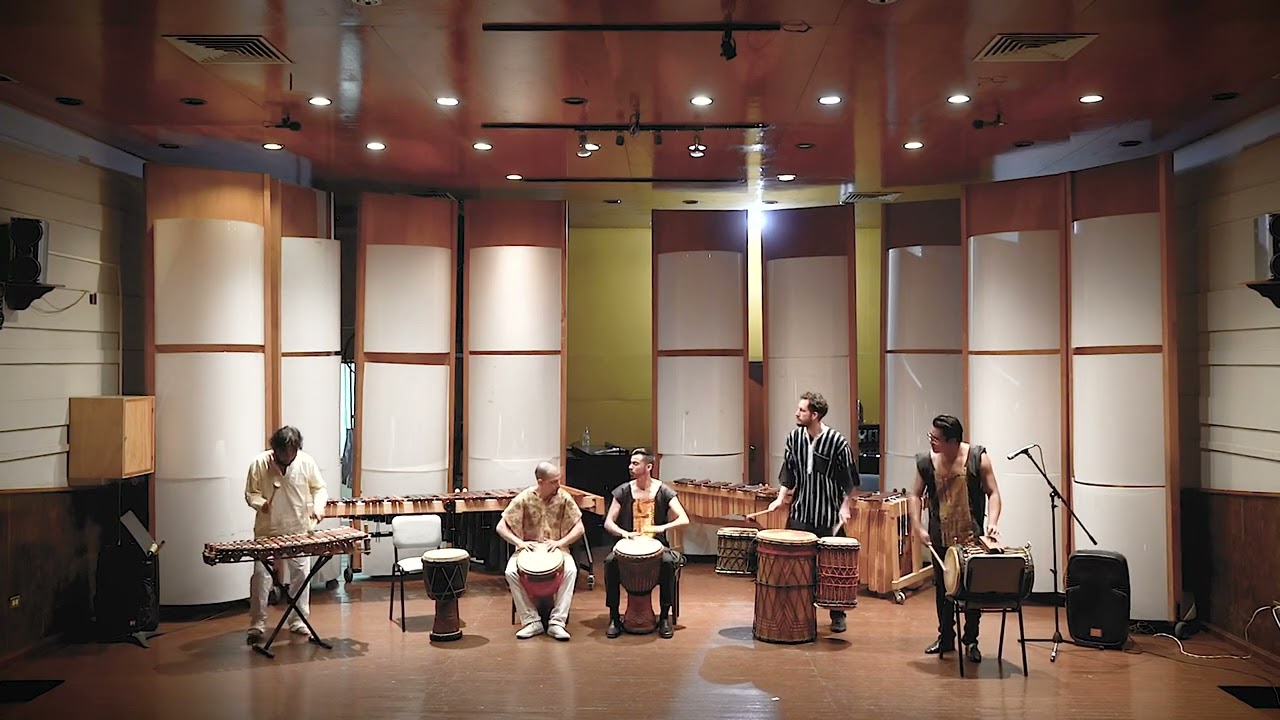Juan Manuel Lara performing “Percusión africana”. Toques de djembé y dun dun.