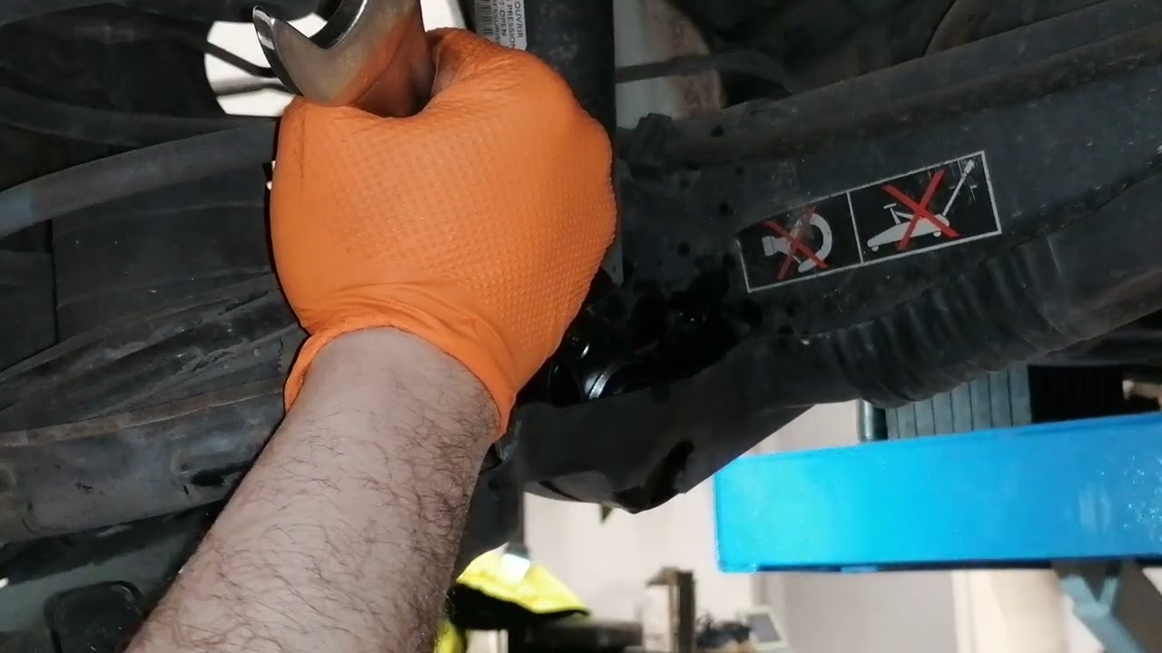 REMPLACEMENT AMORTISSEUR ARRIERE C4 PICASSO