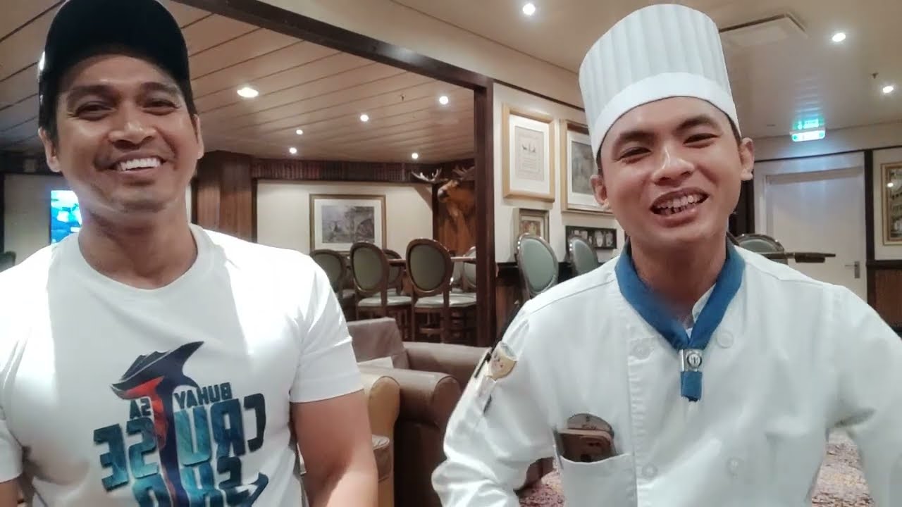 INDONESIAN PASTRY CHEF OF ROYAL CARIBBEAN
