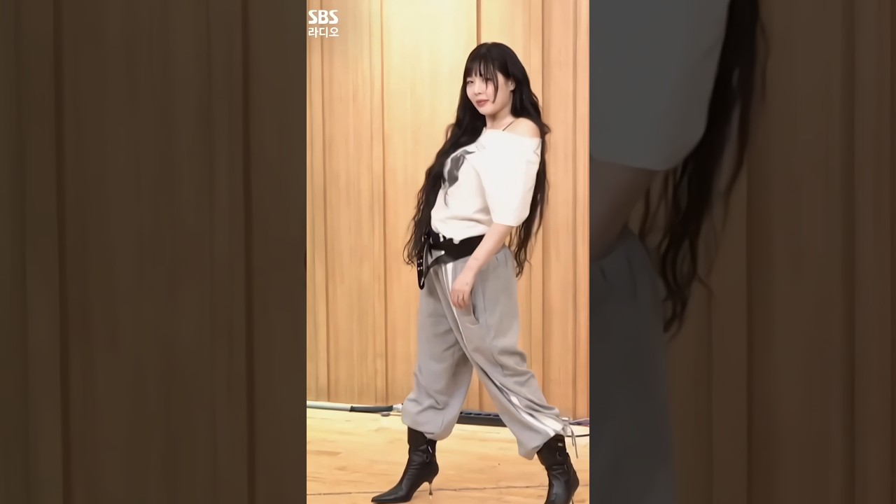Hyuna Mrs.Nail fancam