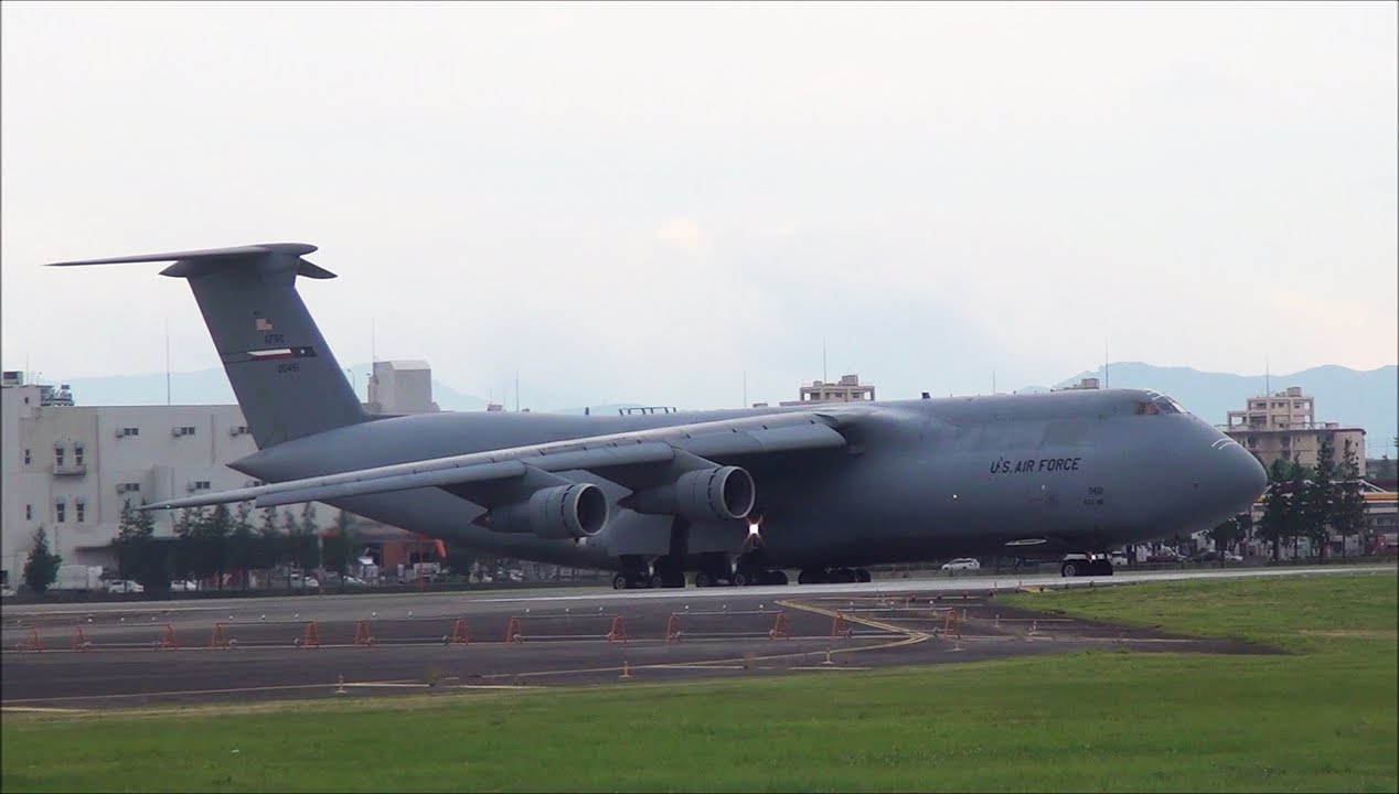 【今では貴重なTF39サウンド】C-5A Galaxy RW18↑@横田基地 2016/06/25