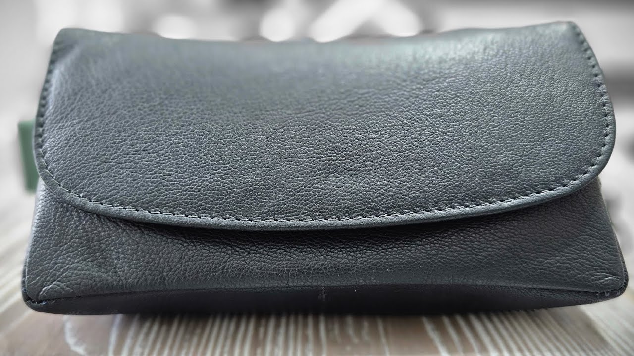 Peterson  Avoca 1 Pipe 1 Accessory & Tobacco Pouch Pou143