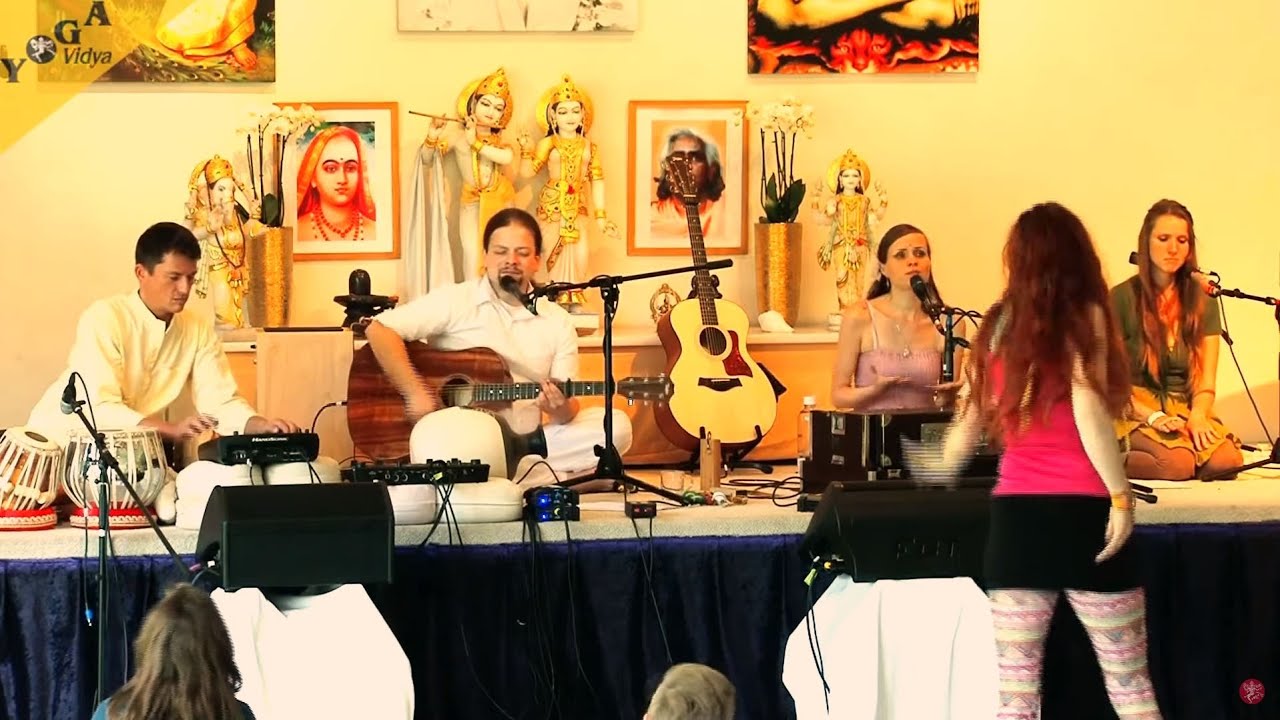 Mantra Yogastunde - Stärke Deine Hingabe und Lebensfreude - mit Love Keys and Friends