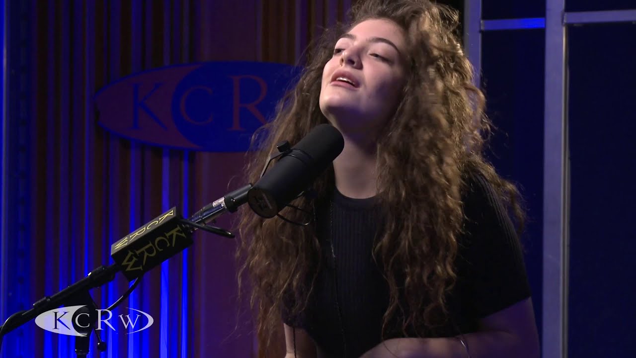 Lorde performing 