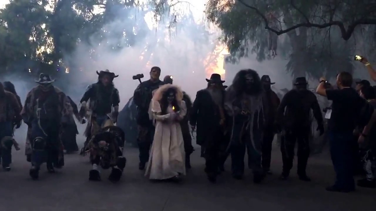 Knott's Scary Farm 2017 Opening Moment GTS Monsters Unleashed