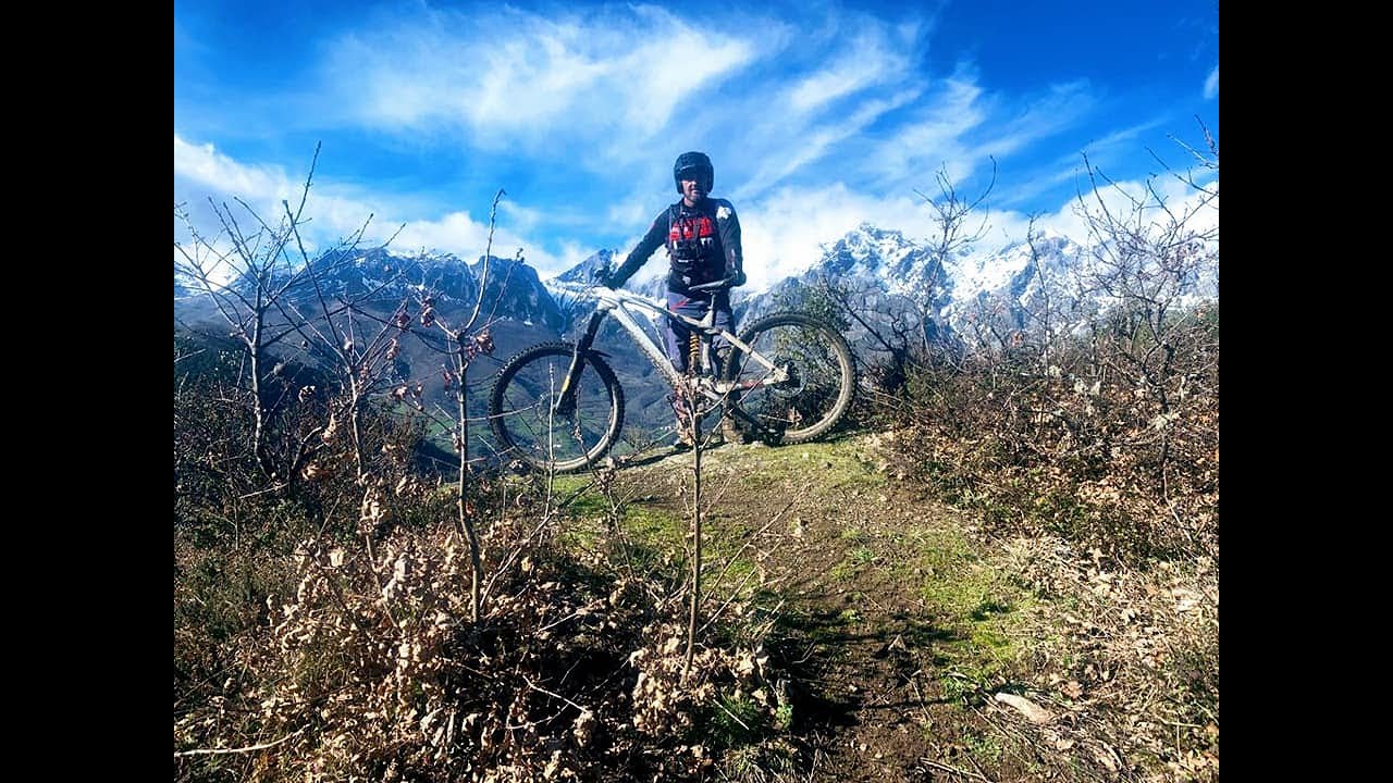 PICOS DE EUROPA     LA MEJOR Y LA  MAS TECNICA BAJADA DE ENDURO DE LA ZONA