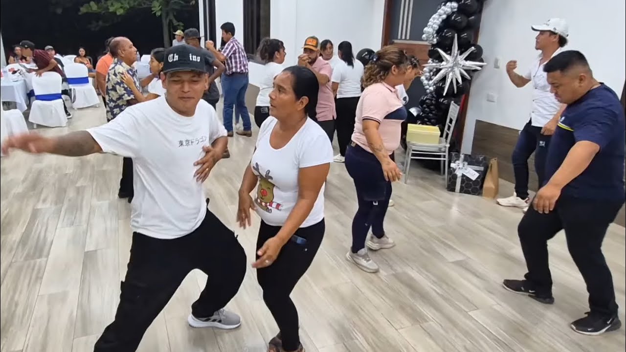 Con un Gran Baile termina WILDER la inauguración😍 ROMARIO se puso a bailar también
