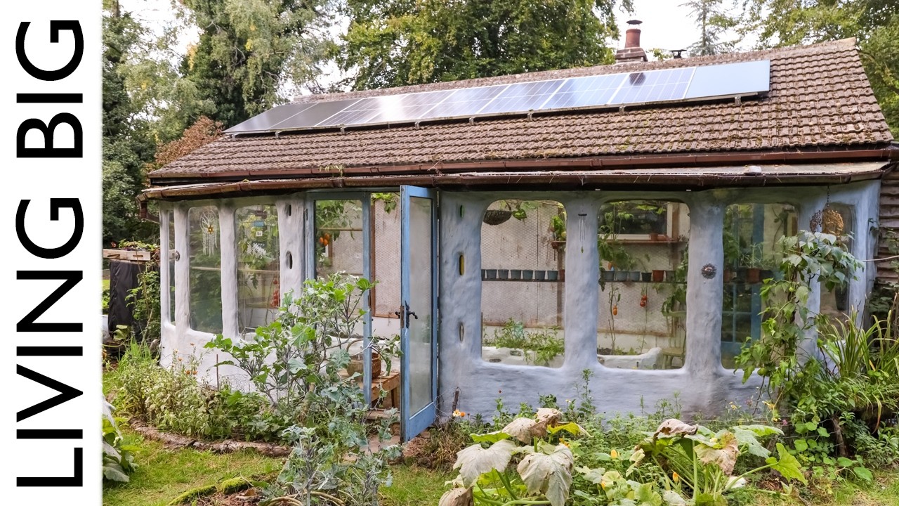 Заброшенный сборный дом времен Второй мировой войны превращен в процветающее автономное фермерско...
