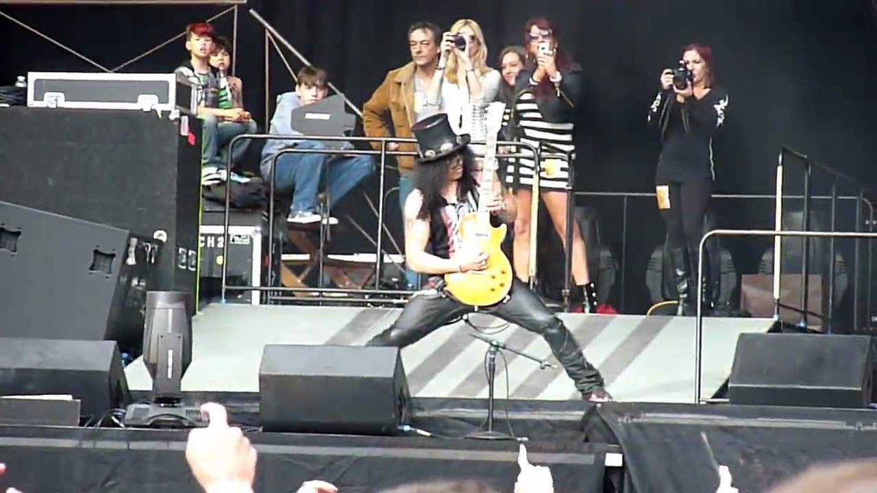 Slash & Myles Kennedy - Paradise City Live @ Stade de France 2010