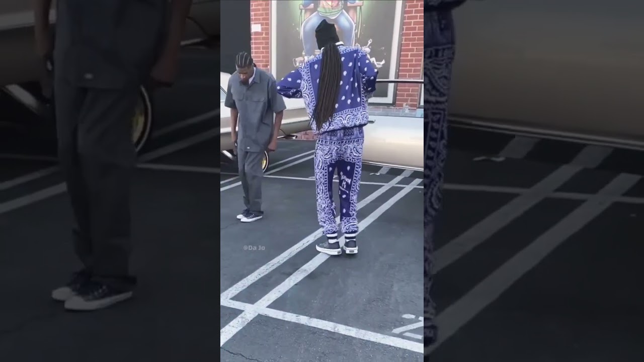 Snoop Dogg x Doggystyle Crip Walk #westcoast #90s #rap #oldschool #hiphop #2pac #snoopdogg #shorts