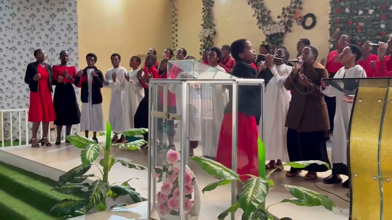 IJWI RYU RANGURIRA  MUBUTAYI BY ABATEGEREJE CHOIR DZALEKA P.P.EC.C 