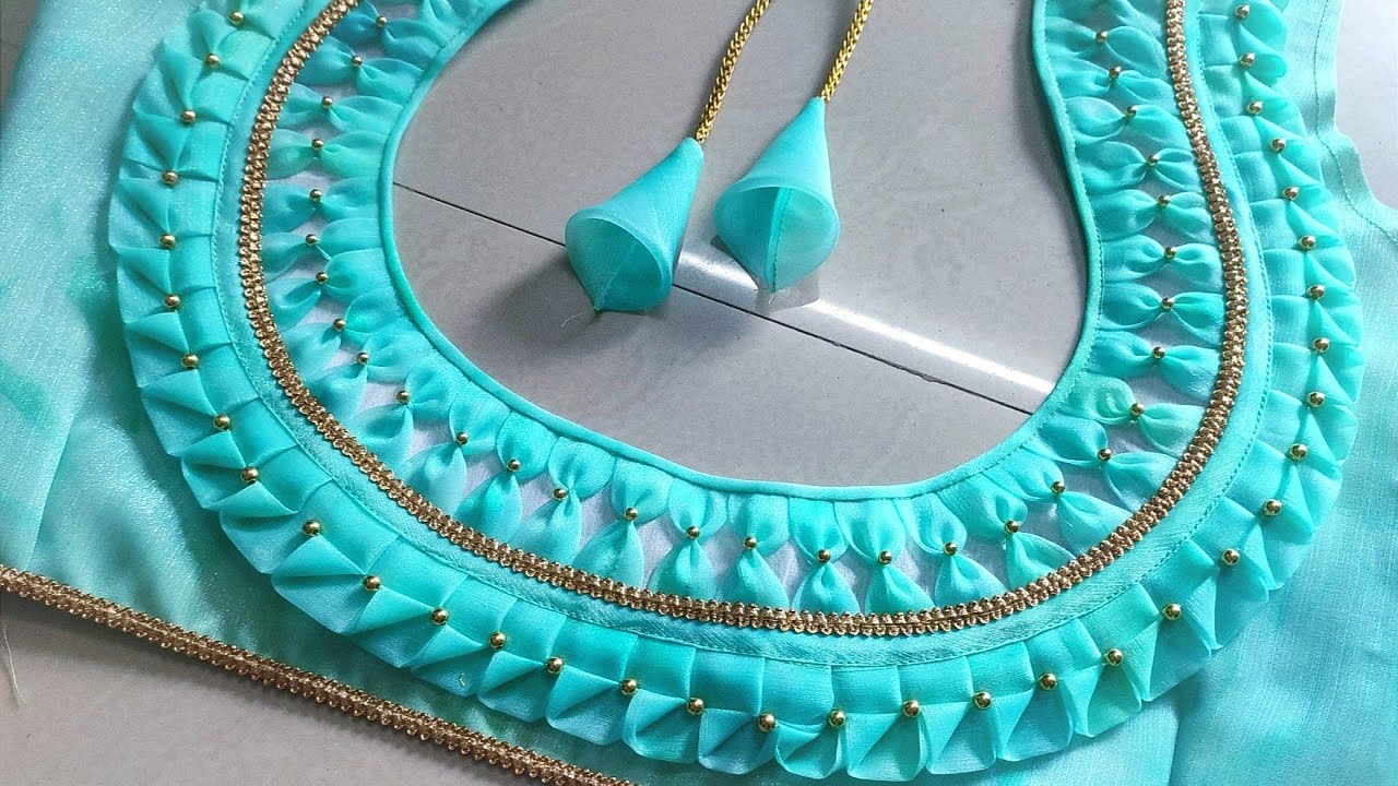 మోస్ట్ పాపులర్ బ్లౌజ్ బ్యాక్ నెక్ డిజైన్ ||heavy frills pot neck design