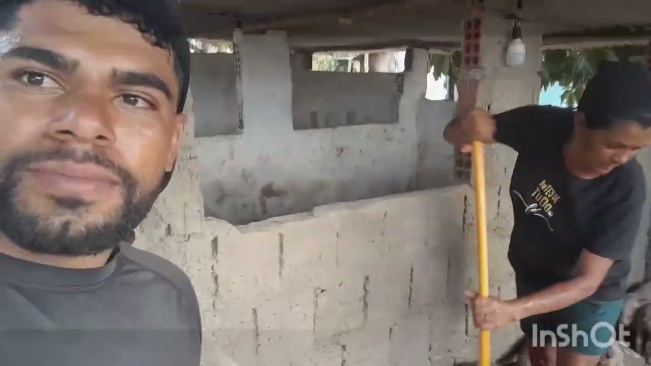 HOJE FOI O DIA DE VACINA OS PORQUINHOS E  OLHA SER AS MATRIZ ESTAO BEM 
