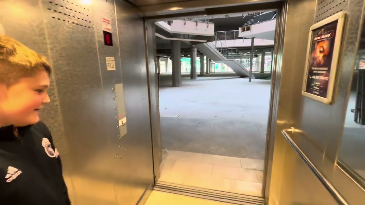 2x winda galeria Gwarna Legnica lift elevator