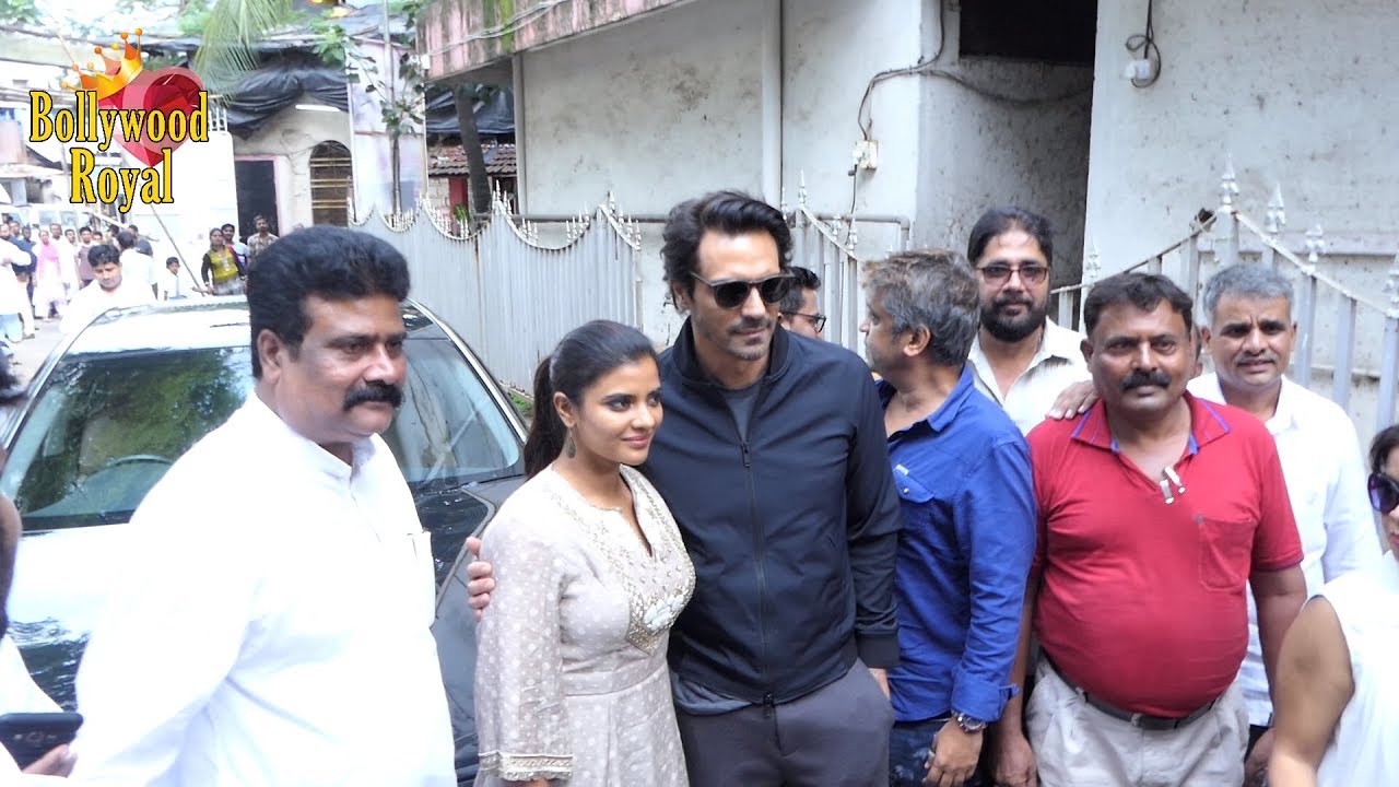 ‘Daddy’ Arjun Rampal & Aishwarya Rajesh Support ‘U Vati’ By Yogita Gawli At Dagdi Chawl Part 1