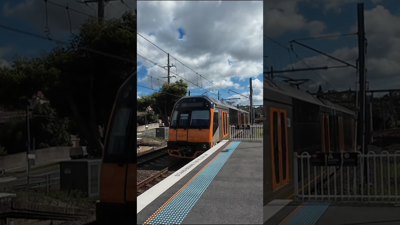 Suburban Oscar H44 On T4 Line 